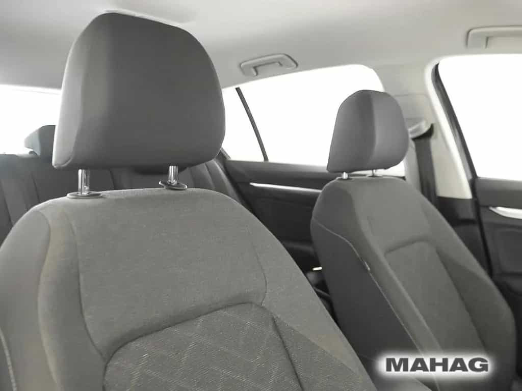 Volkswagen Golf VIII Life 1.5 TSI LED Navi ParkPilot App 6- 03/2023-photo-13