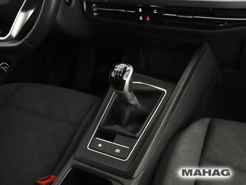 Volkswagen Golf VIII Life 1.5 TSI LED Navi ParkPilot App 6- 03/2023-photo-16