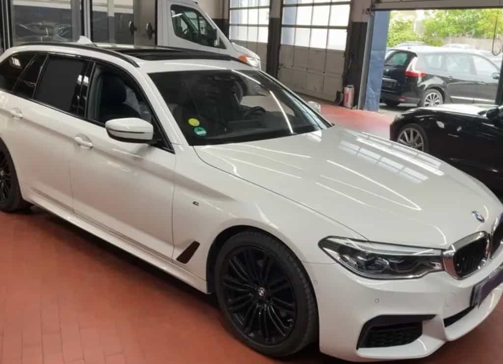 BMW 520 d M Sportpaket PANO/19-Zoll/LED/Head-Up 06/2019-photo-2