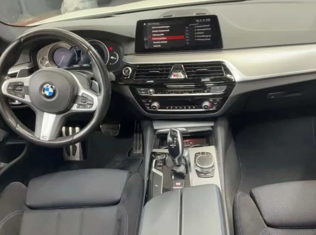 BMW 520 d M Sportpaket PANO/19-Zoll/LED/Head-Up 06/2019-photo-4
