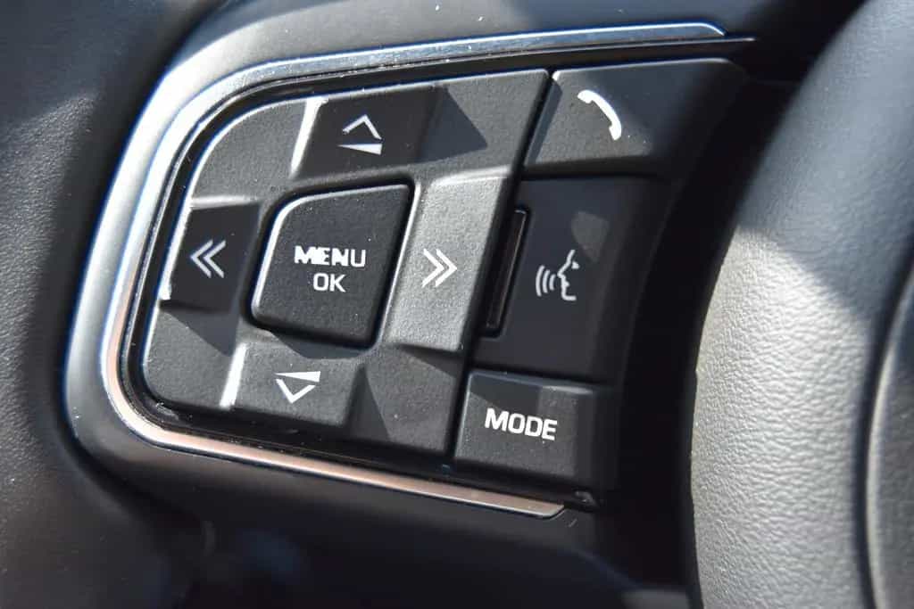 Jaguar E-Pace P200S AWD Aut. NAVI/RFK/19"/LEDER/SHZ/AHK 07/2019-photo-16
