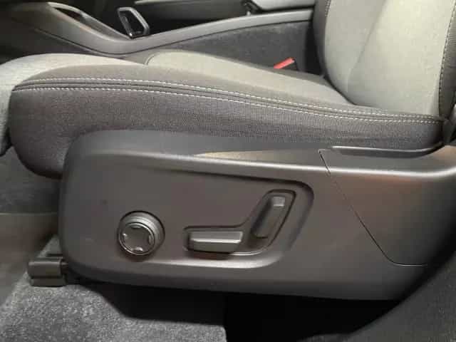 Volvo XC40 B3 2WD Core - Sitzheizung PDC Kamera AHK sc 04/2023-photo-12