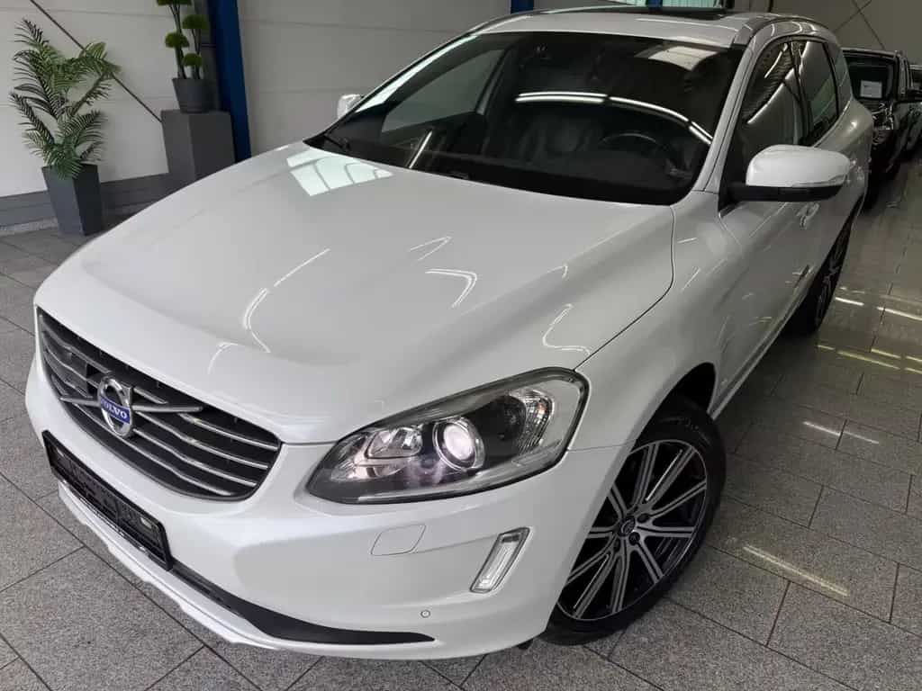 Volvo XC60 D5*SUMMU*AWD*AUT*PAN*BI-XN*CAM*H&K*NAV*MMRY 08/2015-photo-0