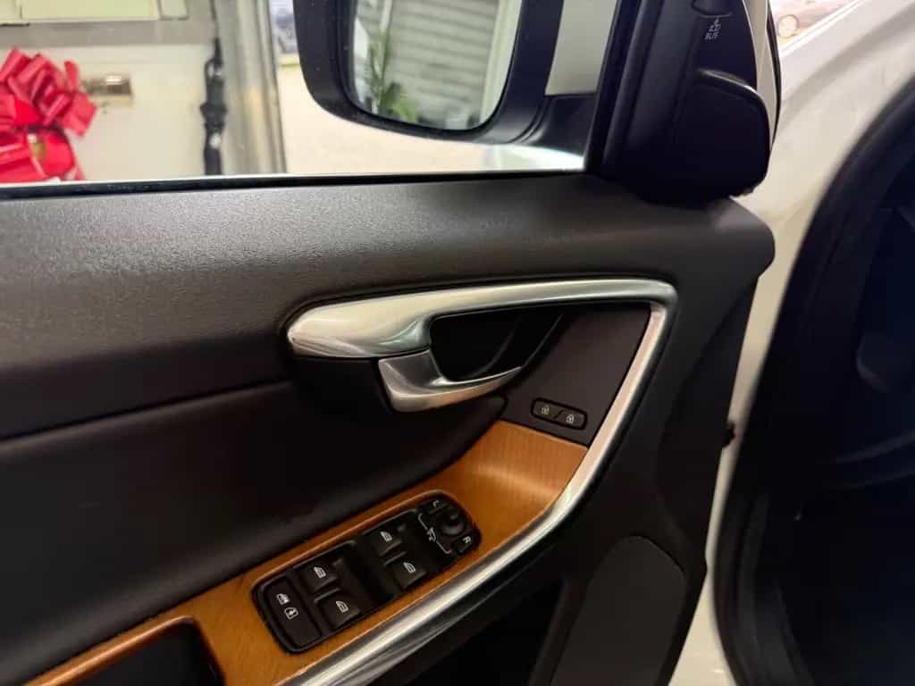 Volvo XC60 D5*SUMMU*AWD*AUT*PAN*BI-XN*CAM*H&K*NAV*MMRY 08/2015-photo-12
