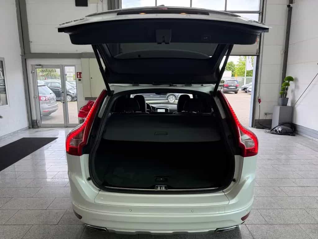 Volvo XC60 D5*SUMMU*AWD*AUT*PAN*BI-XN*CAM*H&K*NAV*MMRY 08/2015-photo-14