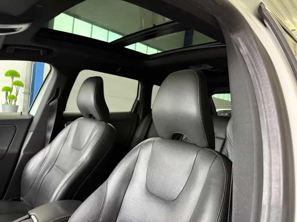 Volvo XC60 D5*SUMMU*AWD*AUT*PAN*BI-XN*CAM*H&K*NAV*MMRY 08/2015-photo-16