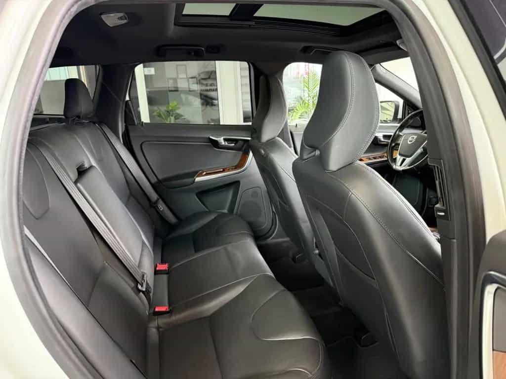 Volvo XC60 D5*SUMMU*AWD*AUT*PAN*BI-XN*CAM*H&K*NAV*MMRY 08/2015-photo-21