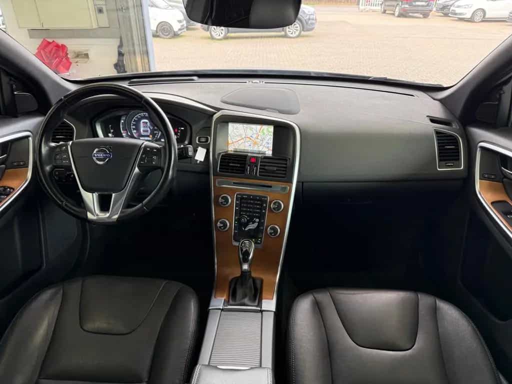 Volvo XC60 D5*SUMMU*AWD*AUT*PAN*BI-XN*CAM*H&K*NAV*MMRY 08/2015-photo-22