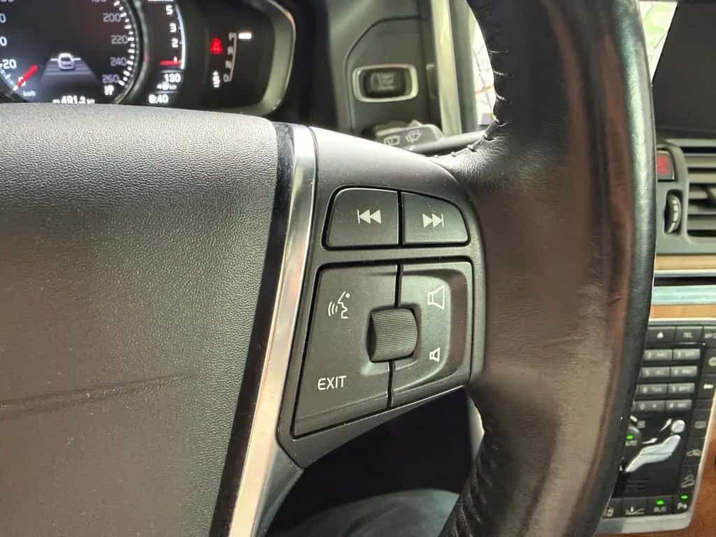 Volvo XC60 D5*SUMMU*AWD*AUT*PAN*BI-XN*CAM*H&K*NAV*MMRY 08/2015-photo-29