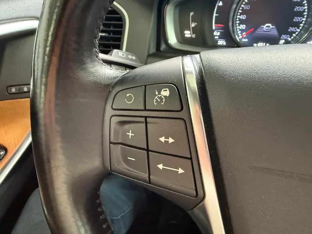 Volvo XC60 D5*SUMMU*AWD*AUT*PAN*BI-XN*CAM*H&K*NAV*MMRY 08/2015-photo-30