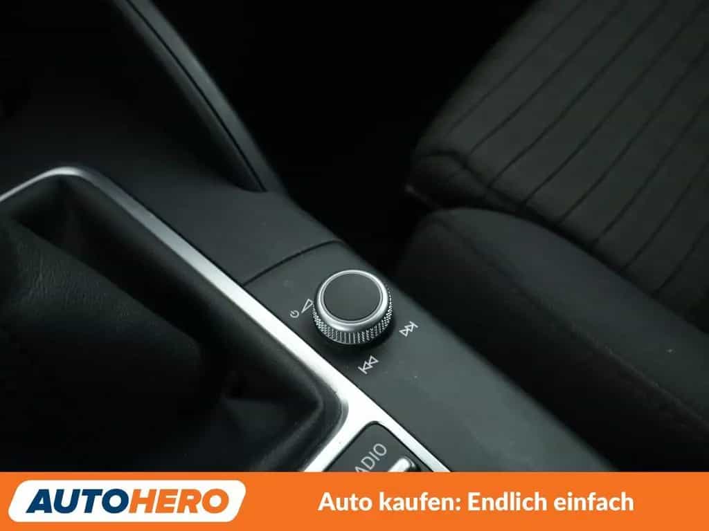 Audi A3 Limousine 1.6 TDI Sport *NAVI*XENON*TEMPO*PDC 07/2018-photo-26