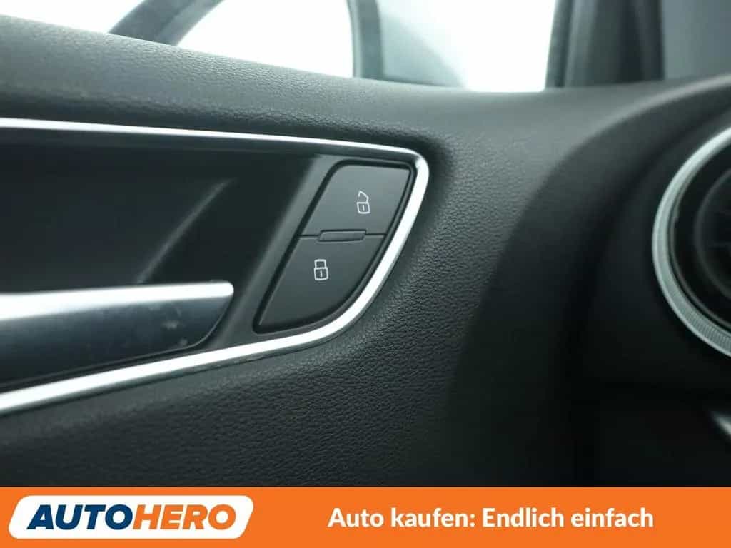Audi A3 Limousine 1.6 TDI Sport *NAVI*XENON*TEMPO*PDC 07/2018-photo-30