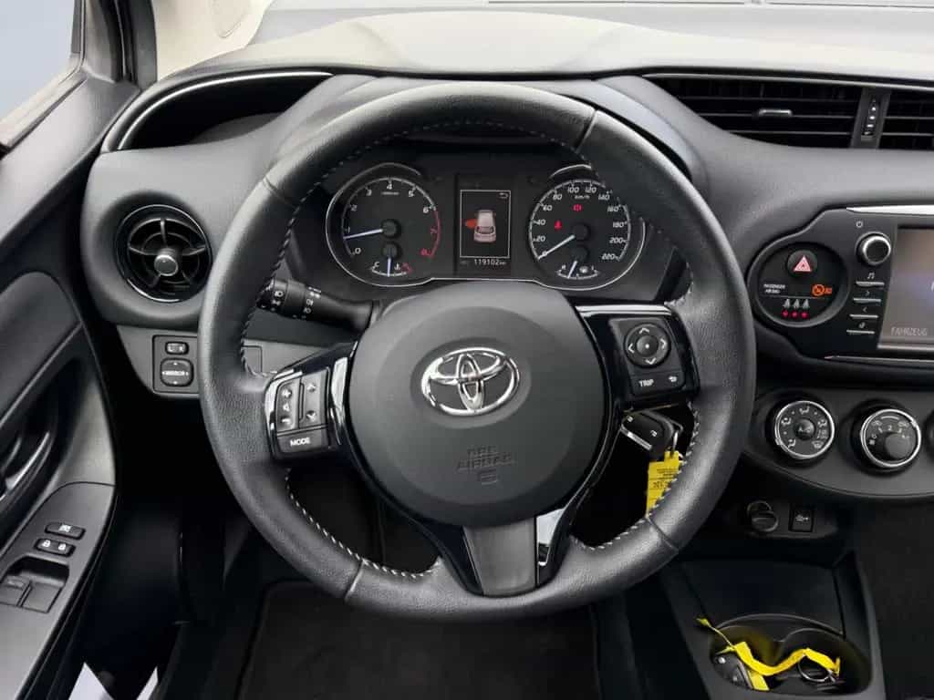 Toyota Yaris 1.5 Team D *Kamera*SHZ*Spurhalteassist*BT* 04/2018-photo-12