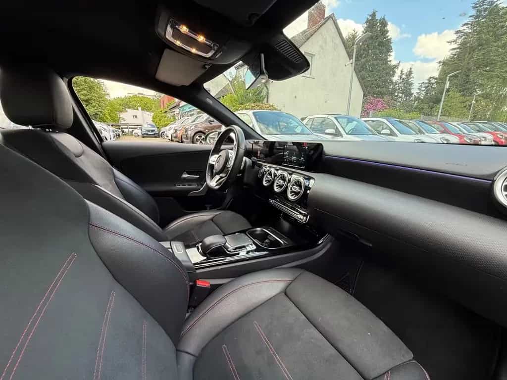 Mercedes-Benz A 220 A220 4MATIC AMG LINE*AMBIENTE*LED*SOUNDSYSTEM 08/2019-photo-17