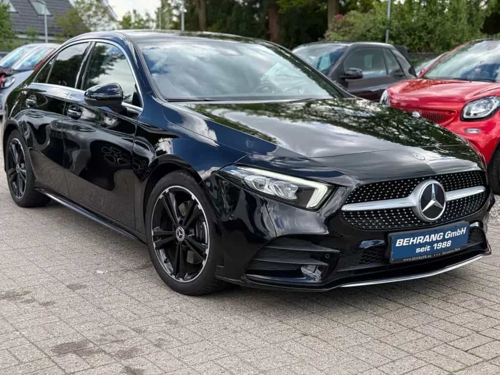 Mercedes-Benz A 220 A220 4MATIC AMG LINE*AMBIENTE*LED*SOUNDSYSTEM 08/2019-photo-2