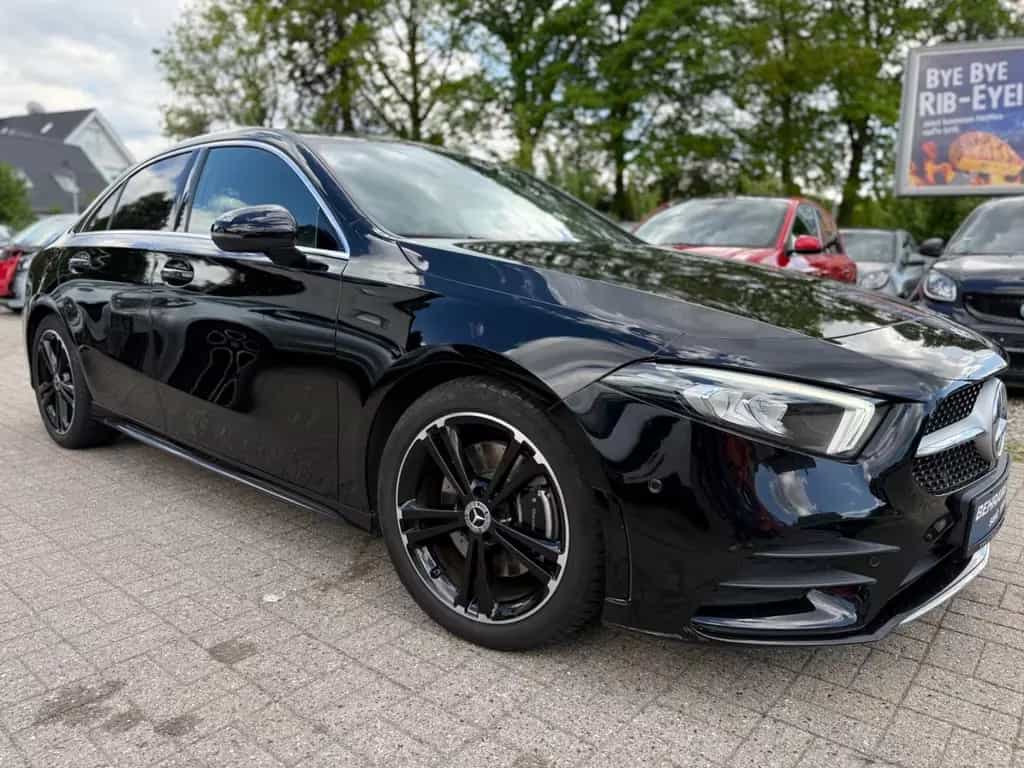 Mercedes-Benz A 220 A220 4MATIC AMG LINE*AMBIENTE*LED*SOUNDSYSTEM 08/2019-photo-3