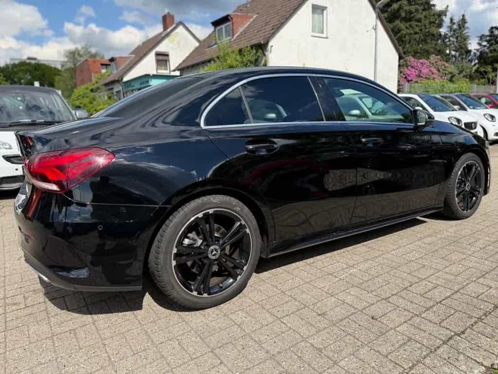 Mercedes-Benz A 220 A220 4MATIC AMG LINE*AMBIENTE*LED*SOUNDSYSTEM 08/2019-photo-37