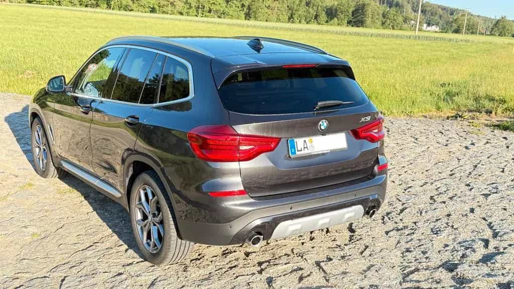 BMW X3 xDrive30d xLine  - TOP Zustand  - TÜV/ KD neu 04/2018-photo-1