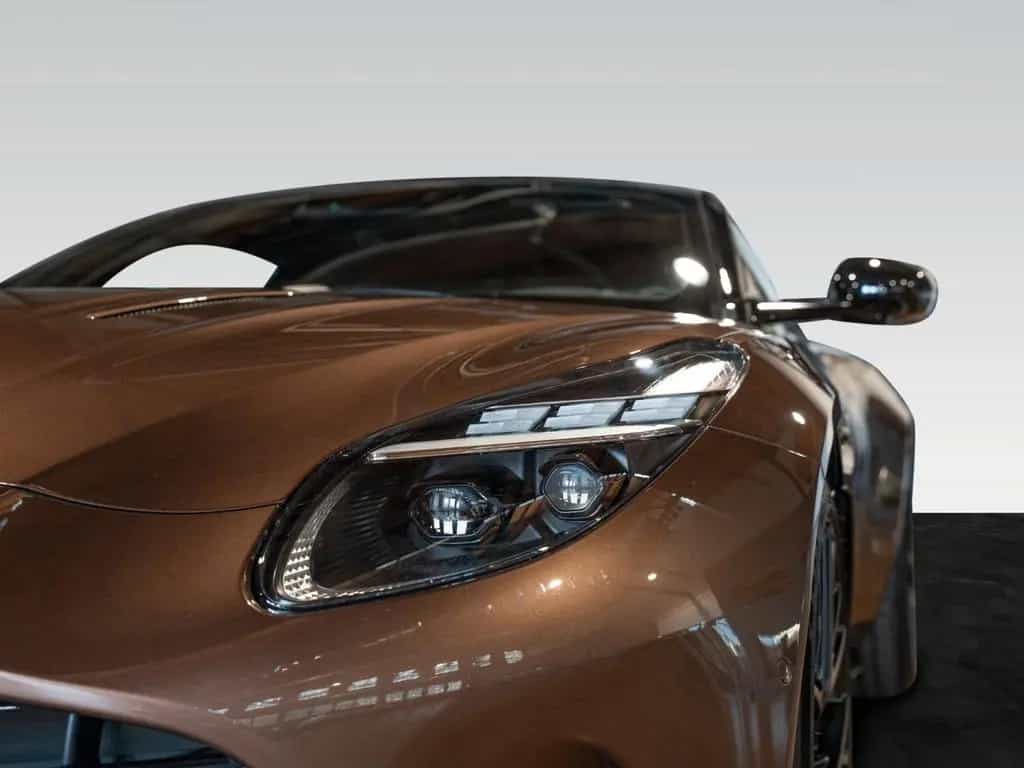 Aston Martin DB12 Coupe | Bowers & Wilkins | Magneto Bronze 07/2025-photo-13