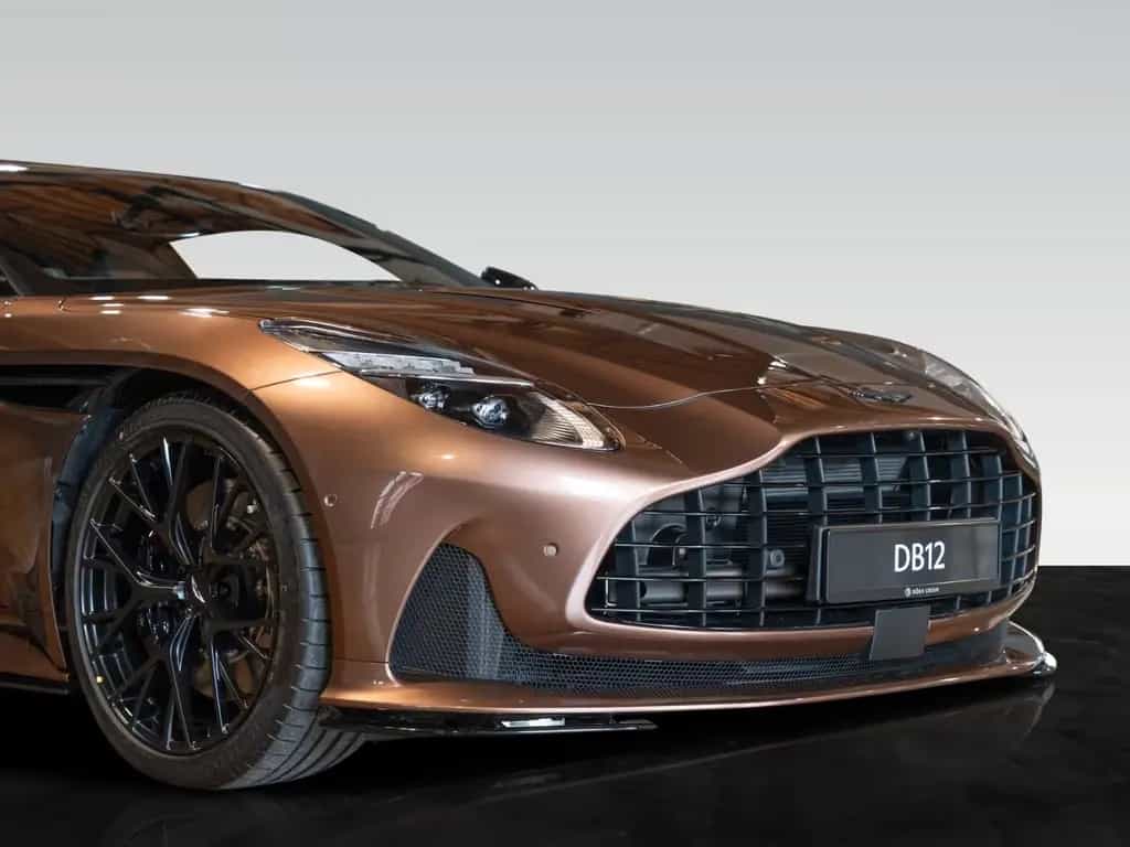 Aston Martin DB12 Coupe | Bowers & Wilkins | Magneto Bronze 07/2025-photo-14