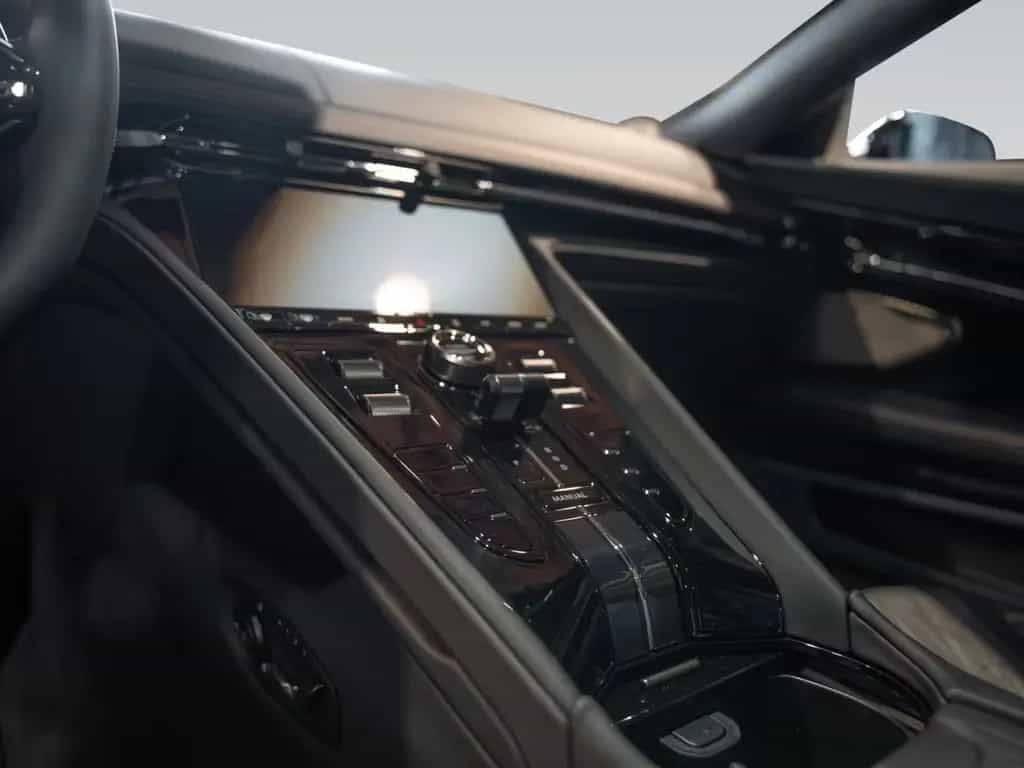 Aston Martin DB12 Coupe | Bowers & Wilkins | Magneto Bronze 07/2025-photo-23