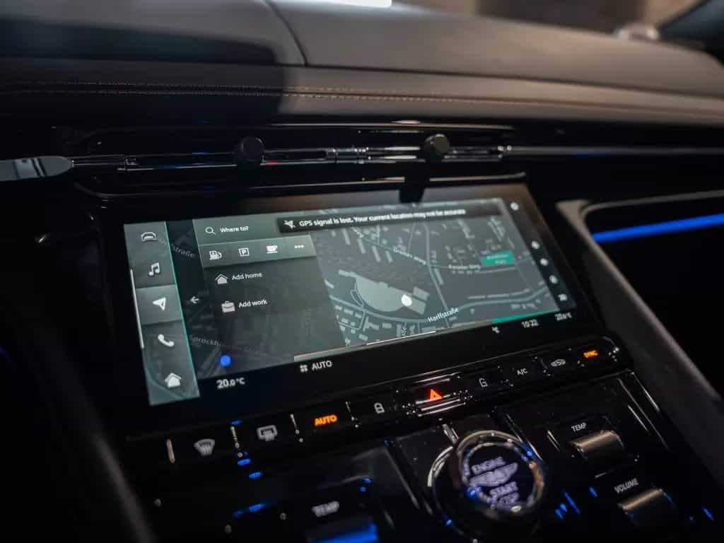 Aston Martin DB12 Coupe | Bowers & Wilkins | Magneto Bronze 07/2025-photo-25