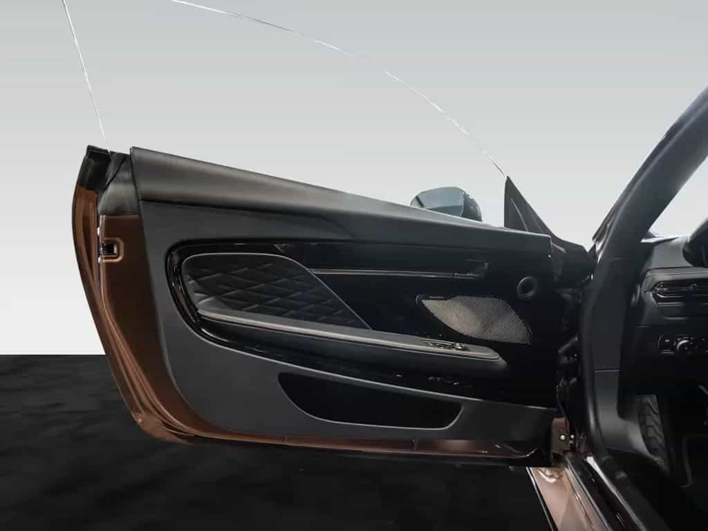 Aston Martin DB12 Coupe | Bowers & Wilkins | Magneto Bronze 07/2025-photo-28
