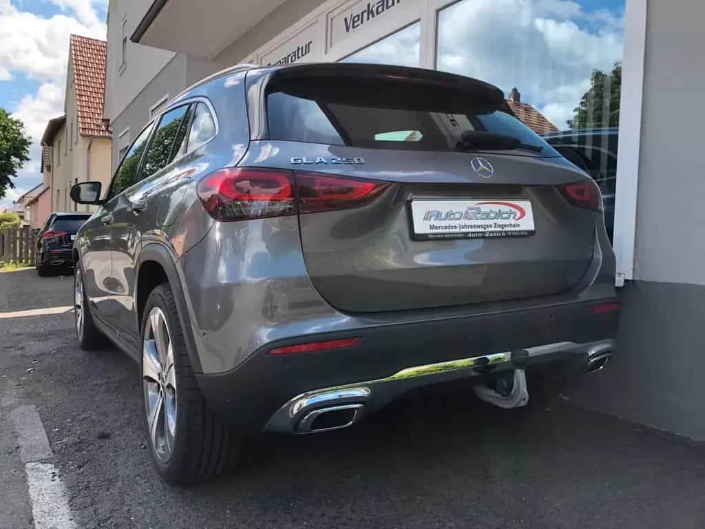 Mercedes-Benz GLA 250 +AHK+Burmester+360°+Business+20"+Easy-Pak 09/2020-photo-6