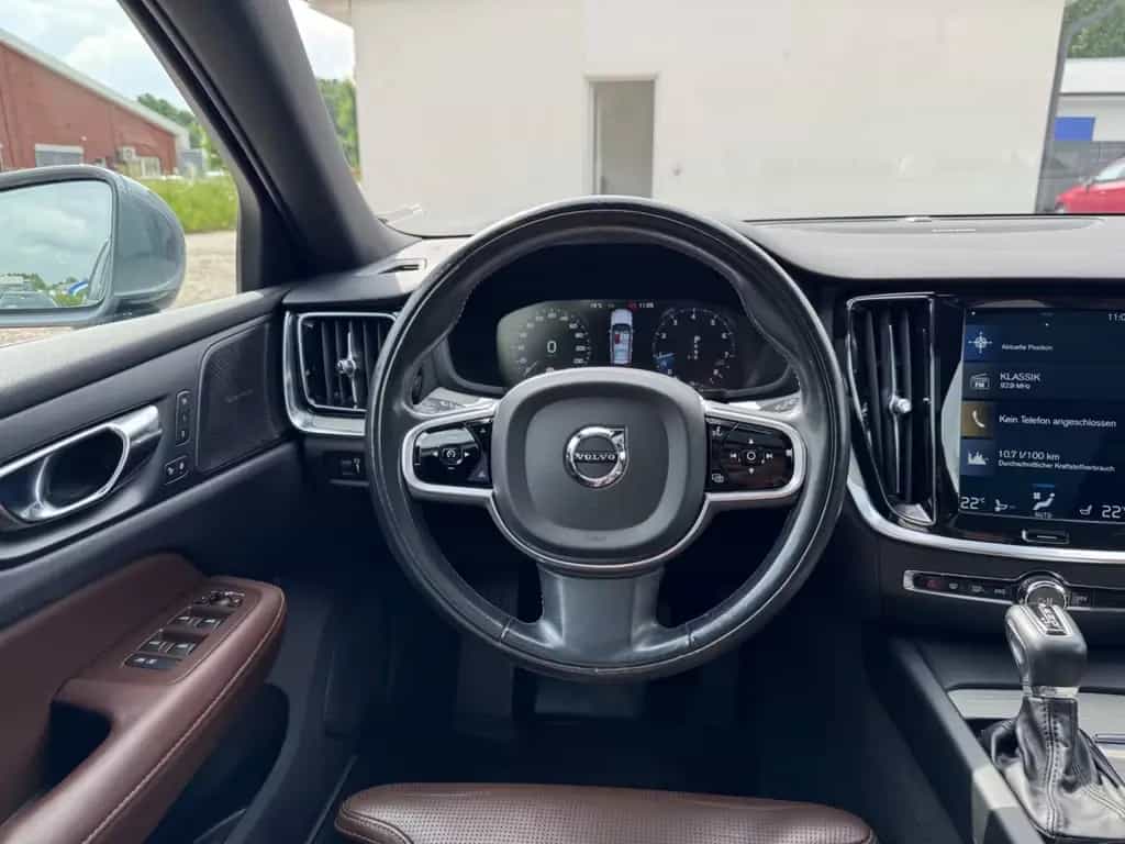 Volvo V60 Inscription AWD, VOLL,360°,Massage, Pano,LED 12/2019-photo-11