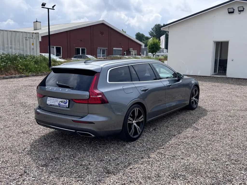 Volvo V60 Inscription AWD, VOLL,360°,Massage, Pano,LED 12/2019-photo-2