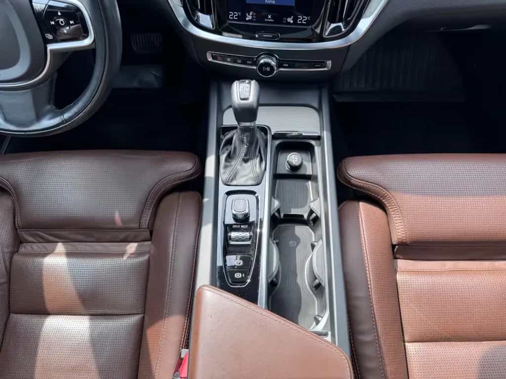 Volvo V60 Inscription AWD, VOLL,360°,Massage, Pano,LED 12/2019-photo-24
