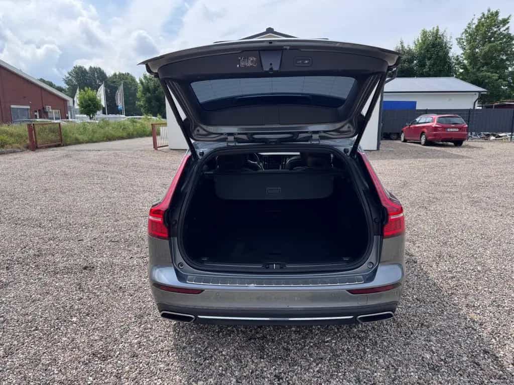 Volvo V60 Inscription AWD, VOLL,360°,Massage, Pano,LED 12/2019-photo-5