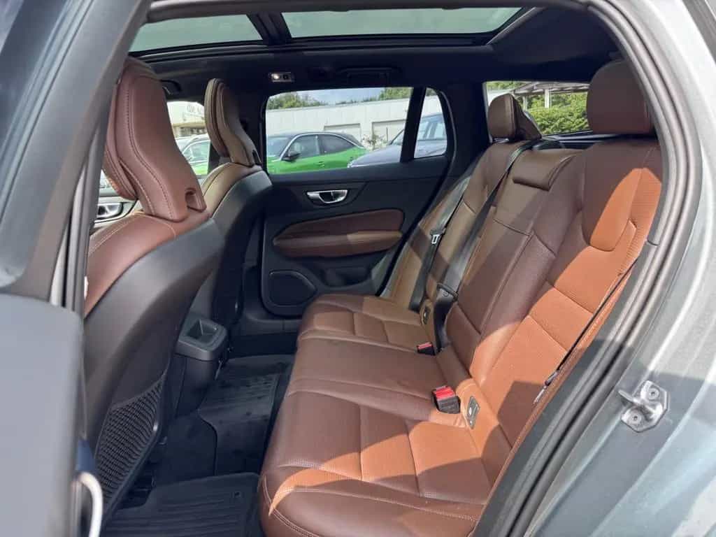 Volvo V60 Inscription AWD, VOLL,360°,Massage, Pano,LED 12/2019-photo-8