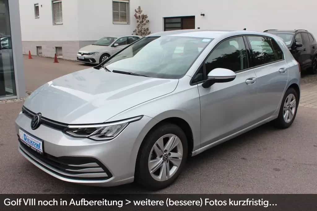Volkswagen Golf VIII Lim Life/LED/PDC/Kamera/Navi/APP/ACC.. 10/2023-photo-0