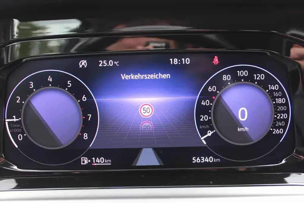 Volkswagen Golf VIII Lim Life/LED/PDC/Kamera/Navi/APP/ACC.. 10/2023-photo-16