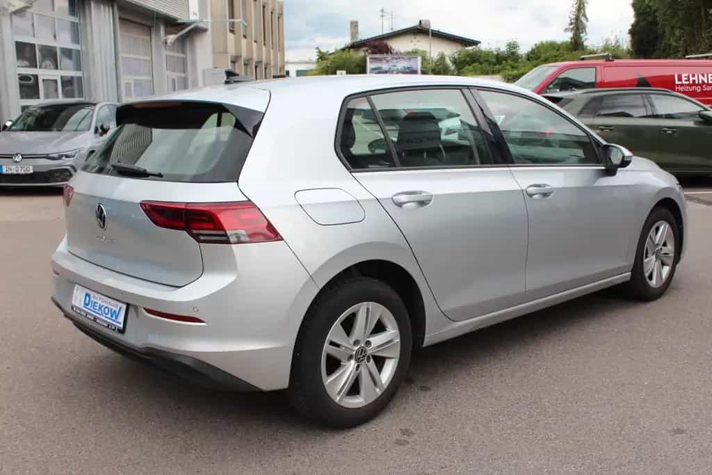 Volkswagen Golf VIII Lim Life/LED/PDC/Kamera/Navi/APP/ACC.. 10/2023-photo-2