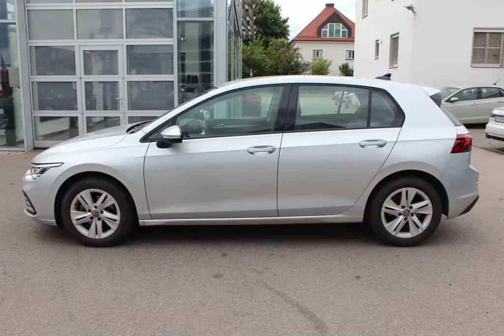 Volkswagen Golf VIII Lim Life/LED/PDC/Kamera/Navi/APP/ACC.. 10/2023-photo-6