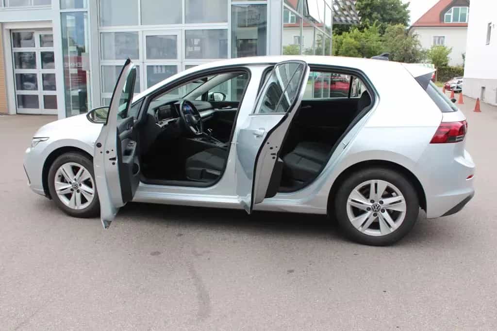 Volkswagen Golf VIII Lim Life/LED/PDC/Kamera/Navi/APP/ACC.. 10/2023-photo-8