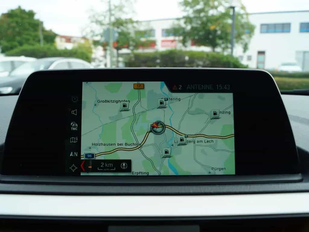 BMW 118 d Aut. 5-Türer * Navi * PDC * Sitzhzg. * Alu 01/2018-photo-13