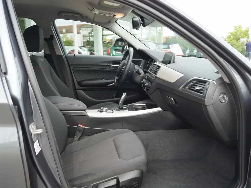 BMW 118 d Aut. 5-Türer * Navi * PDC * Sitzhzg. * Alu 01/2018-photo-7