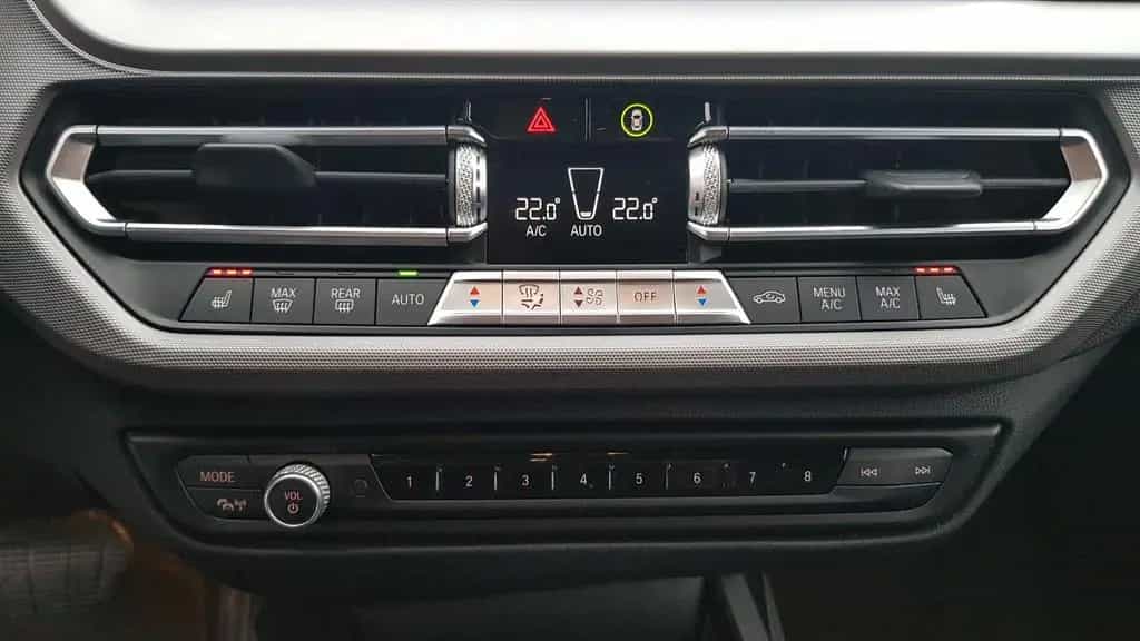 BMW 120 d xDrive aut. ~ Navi ~ Klima ~ PDC ~ WLAN 10/2020-photo-18