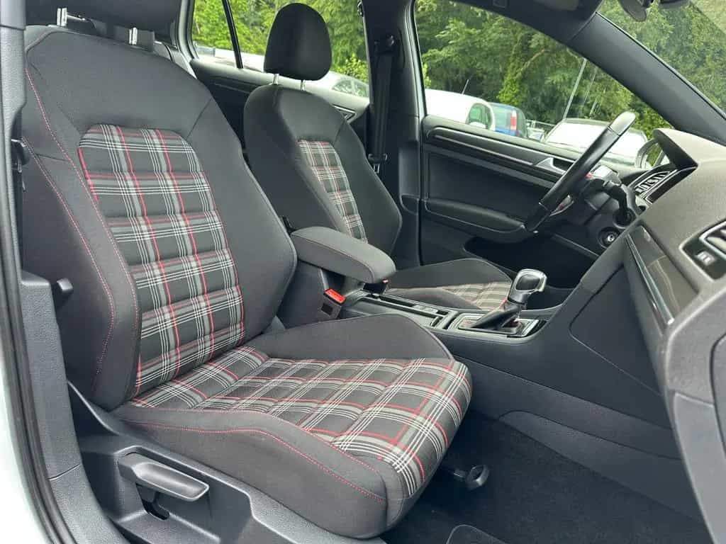 Volkswagen Golf VII Lim. GTI Performance DSG LED SHZ 03/2020-photo-11