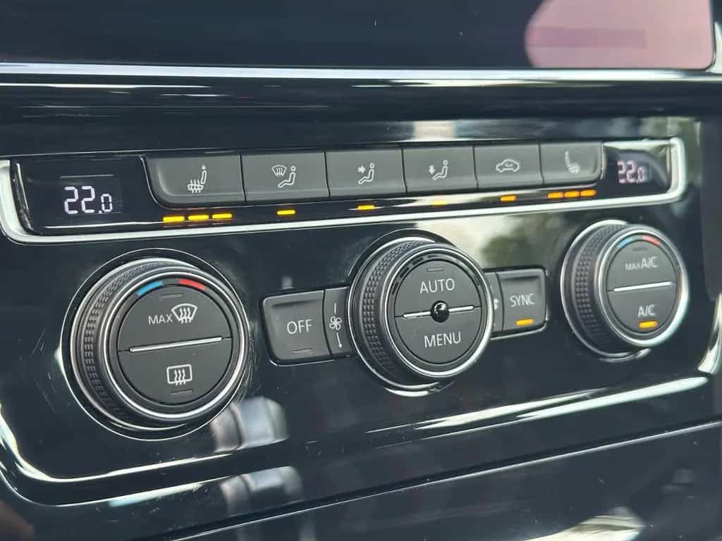 Volkswagen Golf VII Lim. GTI Performance DSG LED SHZ 03/2020-photo-19