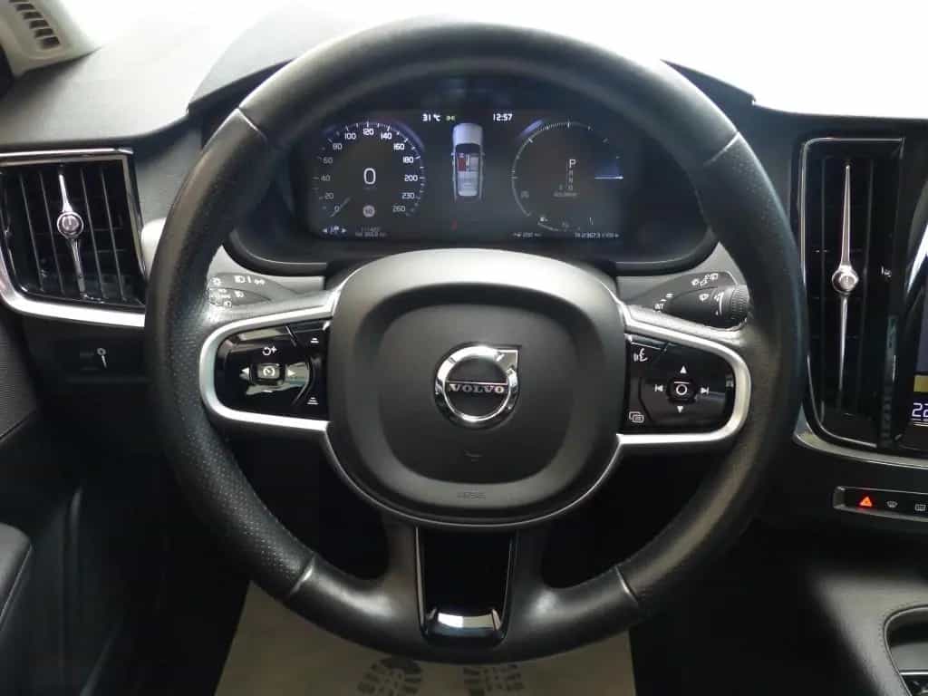 Volvo V90 Momentum AHK+Navi+Cam+Leder+BLIS+ACC+LED+PDC 12/2018-photo-19