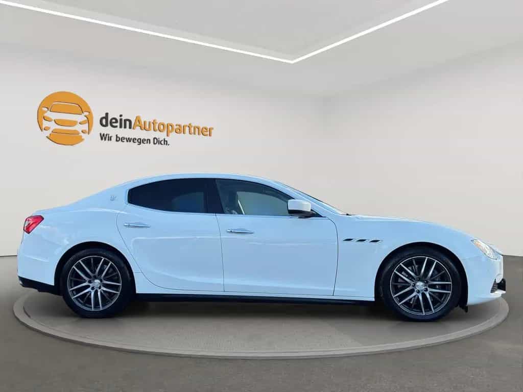 Maserati Ghibli SQ4 SSD Leder LED Navi RFK 01/2015-photo-7