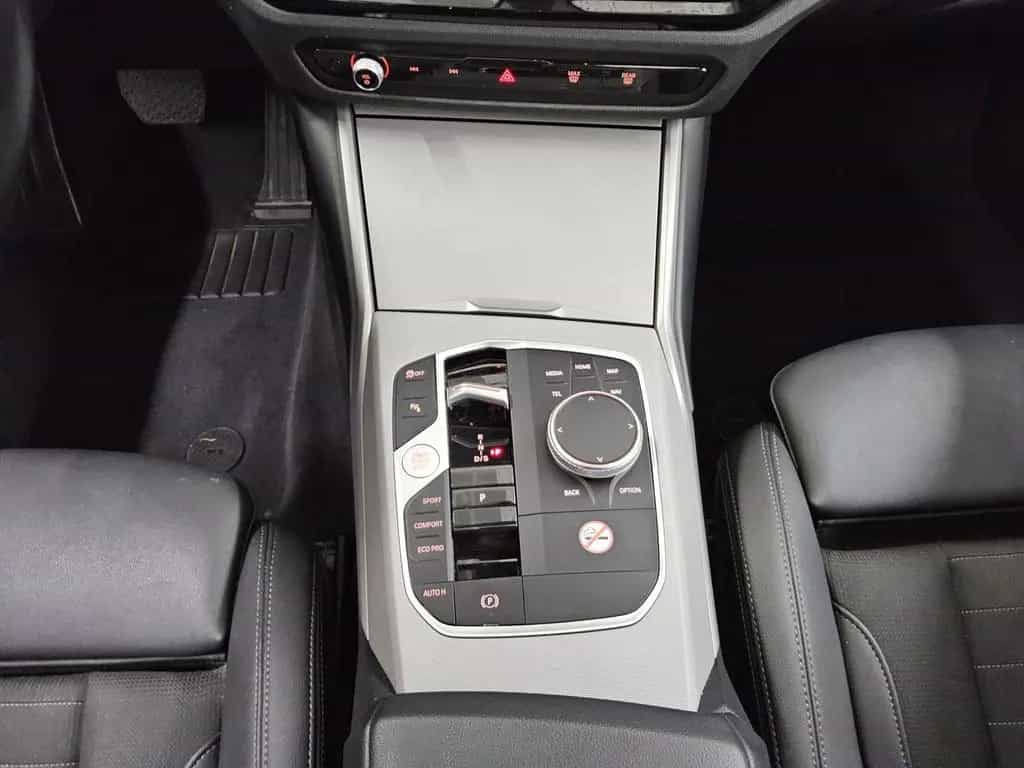 BMW 320 d Touring T-Leder Navi LED Curved AHK Pano 04/2023-photo-5