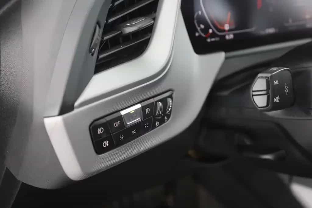 BMW 118 i Advantage LED Navi ACC Totwinkel Spurhalte 02/2023-photo-22