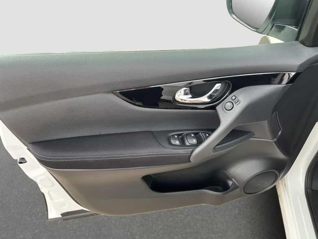 Nissan Qashqai ZAMA 1.3 DIG-T NAVIGATIONSSYSTEM+KLIMA 06/2021-photo-23