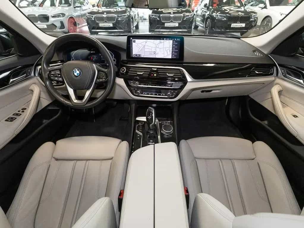BMW 530 e A HUD PANO ACC RFK NAVI LED PDC V+H DAB LM 06/2022-photo-10