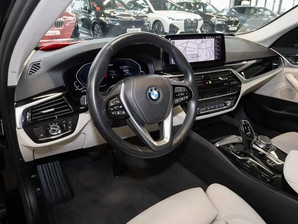 BMW 530 e A HUD PANO ACC RFK NAVI LED PDC V+H DAB LM 06/2022-photo-4